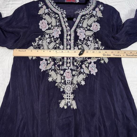 Johnny Was Tunic Top Size XS Blue Gray Floral Mayan Embroidered Blouse Boho - Picture 8 of 16